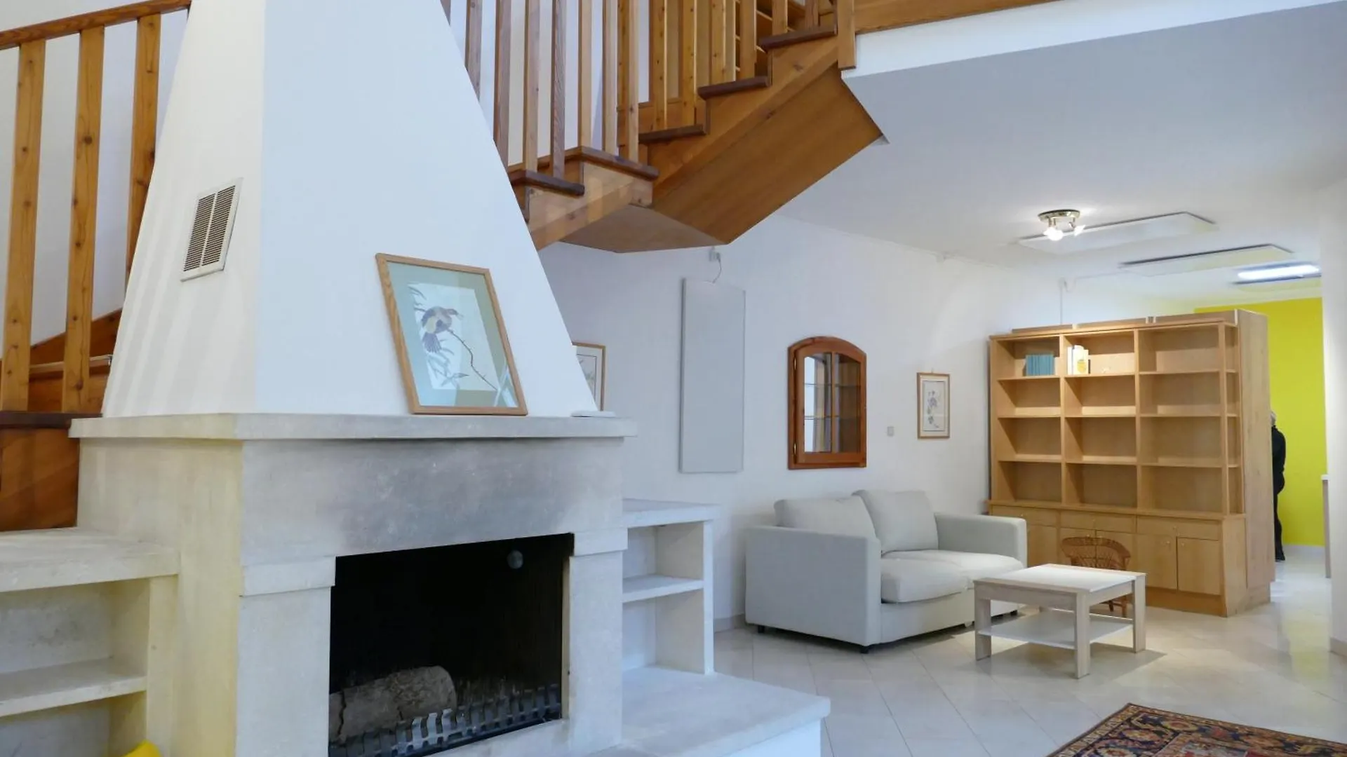Traumhafte Maisonnette Mit Kamin contacts
